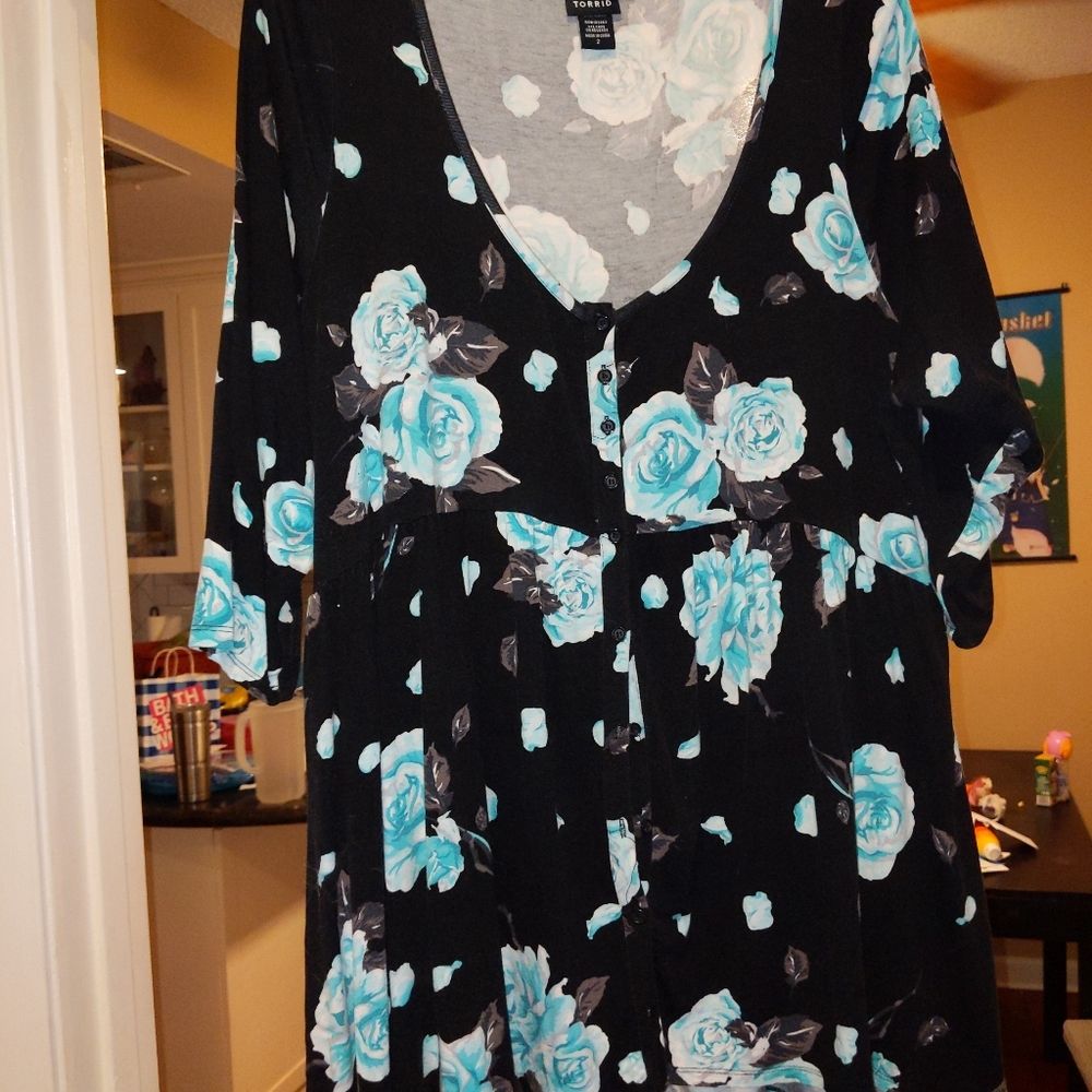 Torrid mid sleeve baby doll top
